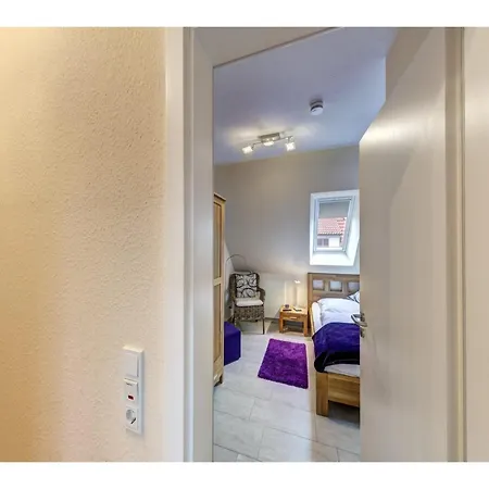 Doppelhaushaelfte In Appartement Burhave