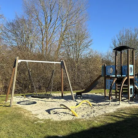 Doppelhaushaelfte In Appartement Burhave